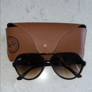 Ray Ban sunglasses great condition